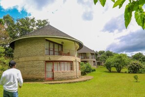 Exterior - Koi Koi Cultural Village Hotel (Fort Portal)