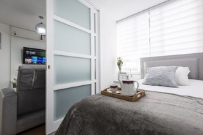 3 bedrooms, in-room safe, desk, iron/ironing board - Boutique Apartment JesusMaria / 06guests / FireTv Cube (Jesús María)