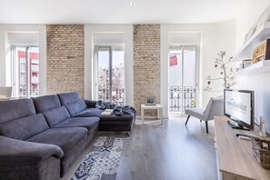 TV - A (VA050) TH Ruzafa Apartment (Valencia / València)