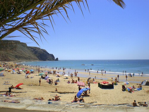 Fabulous Sea Views, Wi Fi, Walk to Restaurants and to Luz Blue Flag Beach 