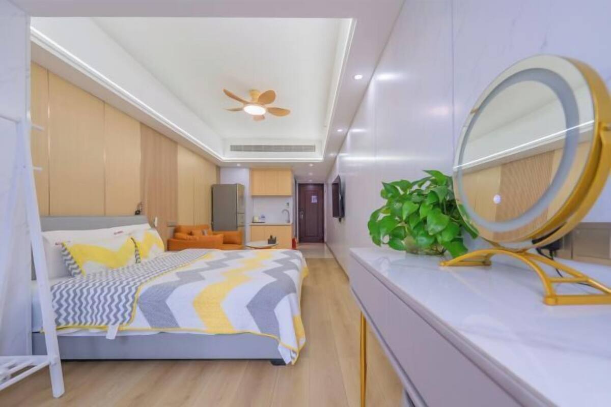 Blackout drapes, free WiFi