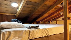 2 bedrooms, iron/ironing board, Internet, bed sheets