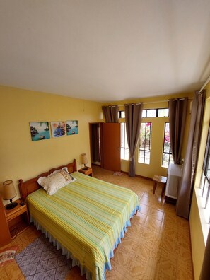 Allergikerbettwaren, Verdunkelungsvorhänge, Bügeleisen/Bügelbrett