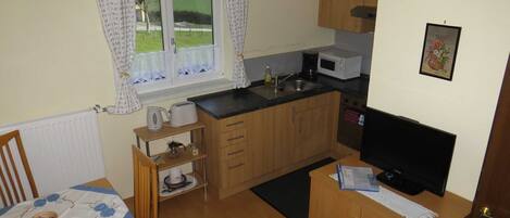 Fridge, microwave, oven