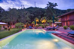 Outdoor pool, open 8:00 AM to 7:00 PM, pool loungers - Villa Kelapa Langkawi (Langkawi)