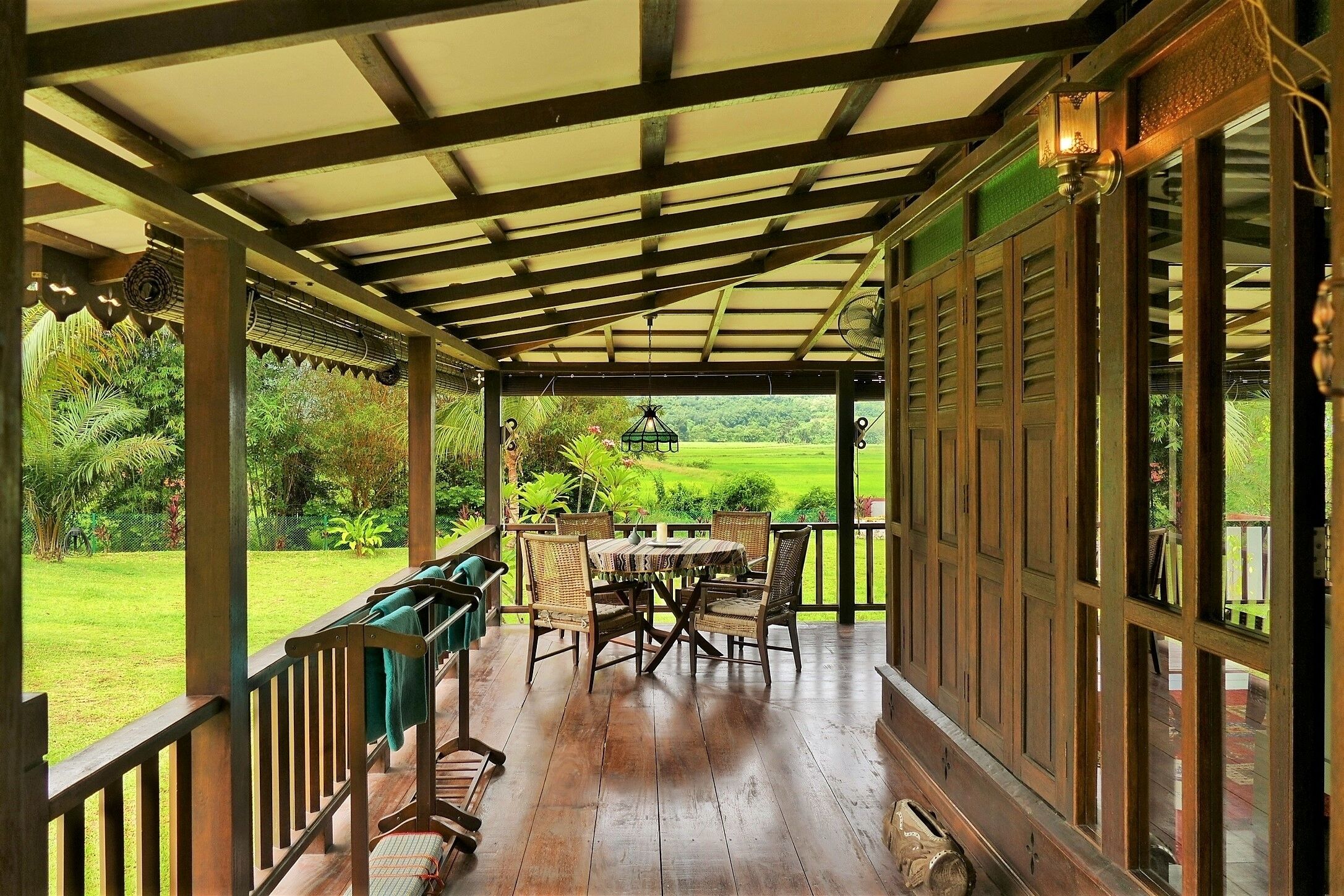 Vila (Kayu) | Balkon