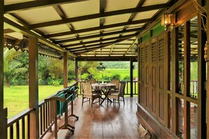 Vila (Kayu) | Sacada