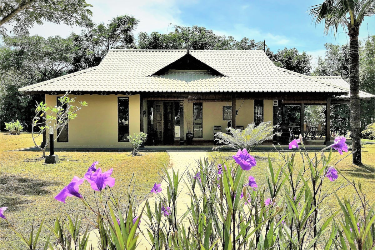 Villa (Batu) | Terras