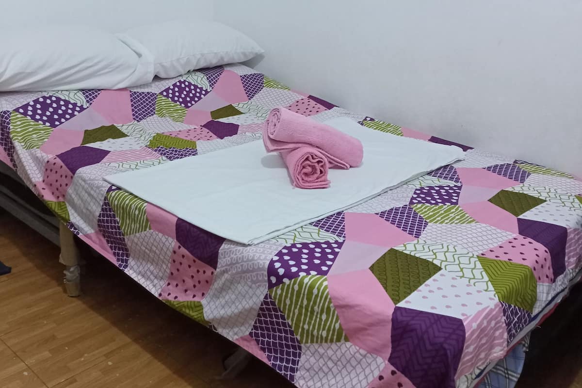 Economy Studio, 1 Double Bed (300m away from check-in area) | Premium bedding, individually furnished, WiFi, bed sheets