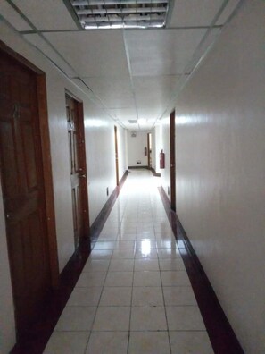 Hallway - Ekonumi Rooms at Benrosi Plaza (Parañaque)