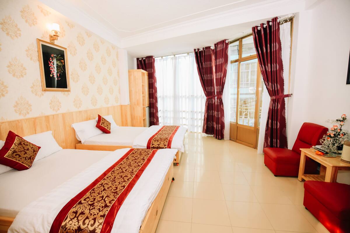Minibar, desk, soundproofing, free WiFi