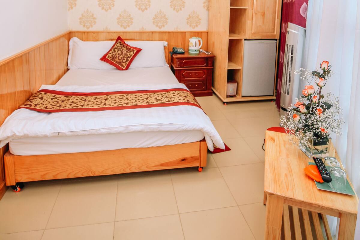 Minibar, desk, soundproofing, free WiFi