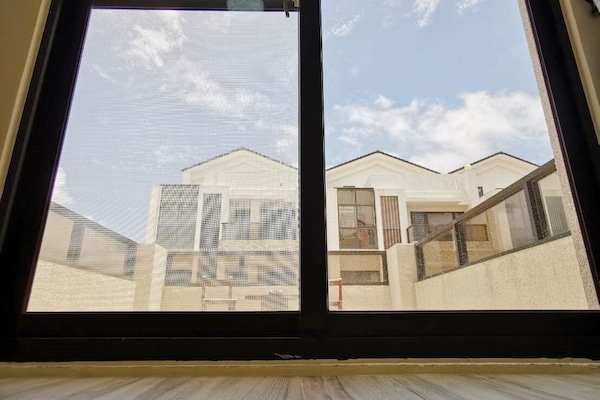 Quarto casal, 1 cama de casal, para não fumantes | Escrivaninha, cortinas blackout, Wi-Fi de cortesia, roupa de cama