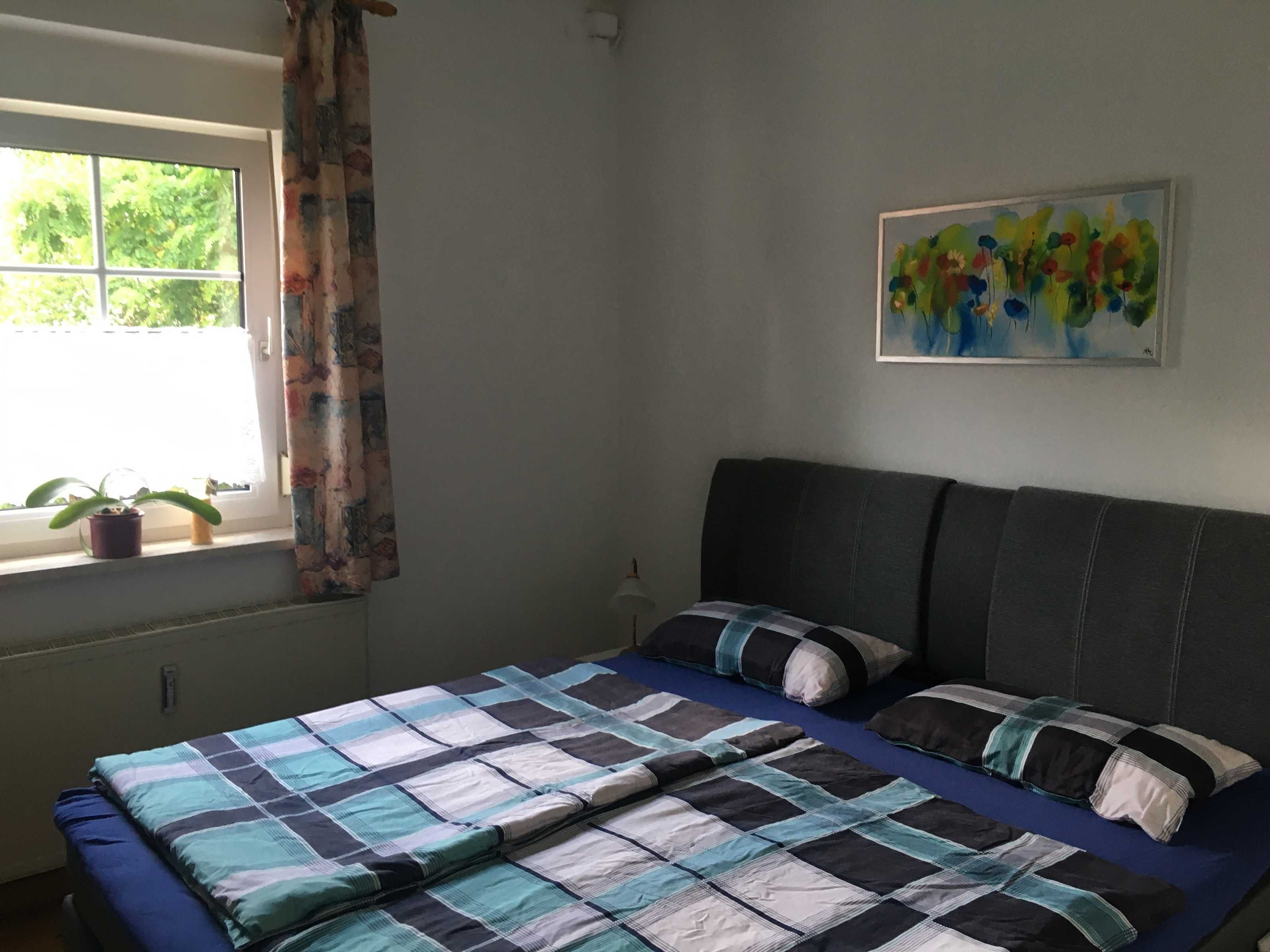 1 bedroom, bed sheets