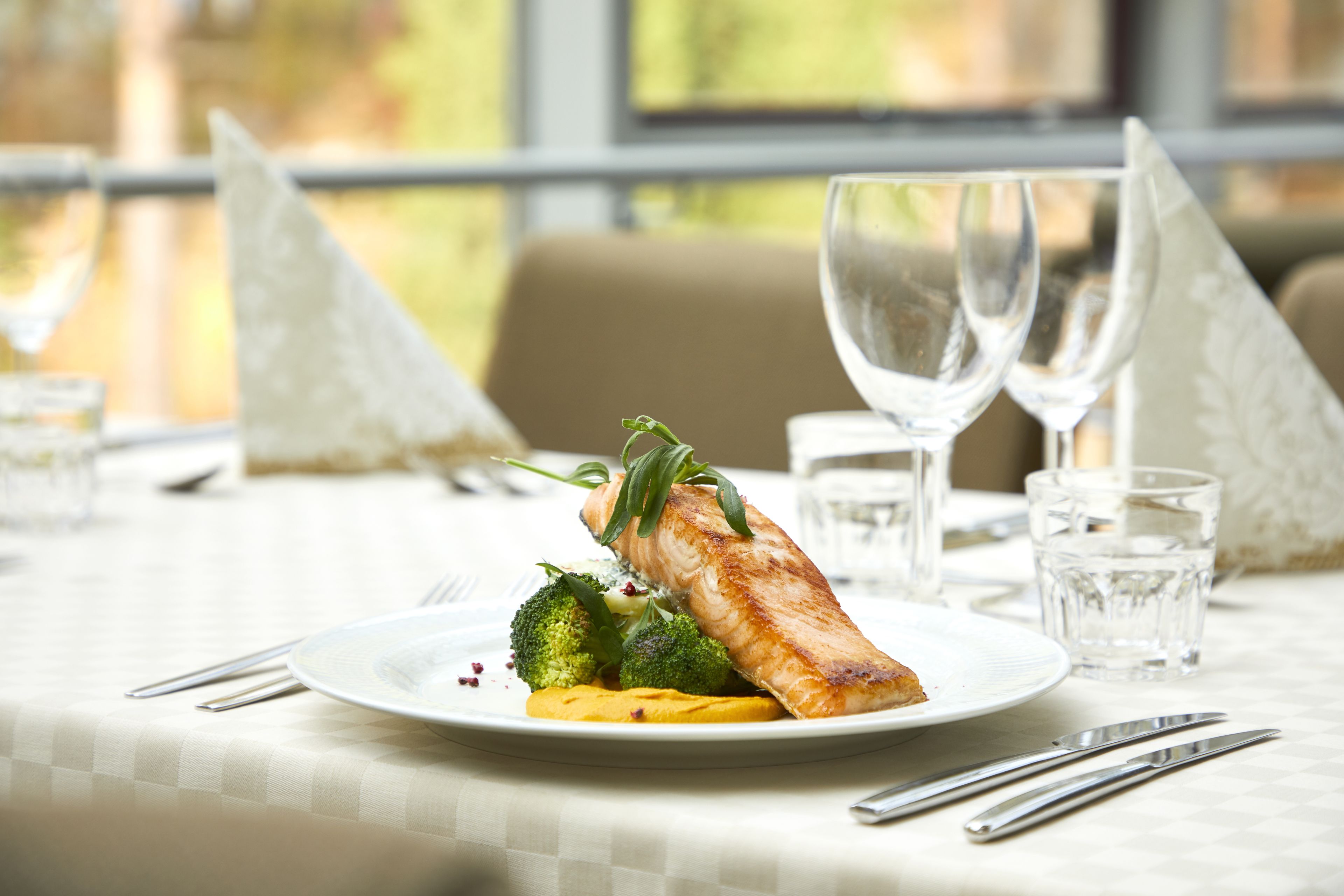 Breakfast, lunch and dinner served