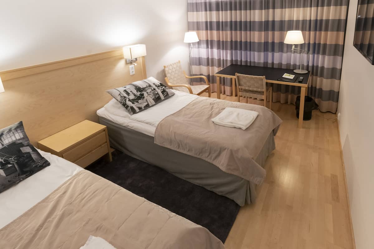 standard twin room | desk, iron/ironing board, rollaway beds, free wifi