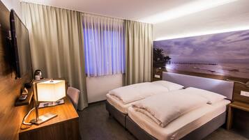 Deluxe Double or Twin Room | Hypo-allergenic bedding, in-room safe, individually decorated, desk