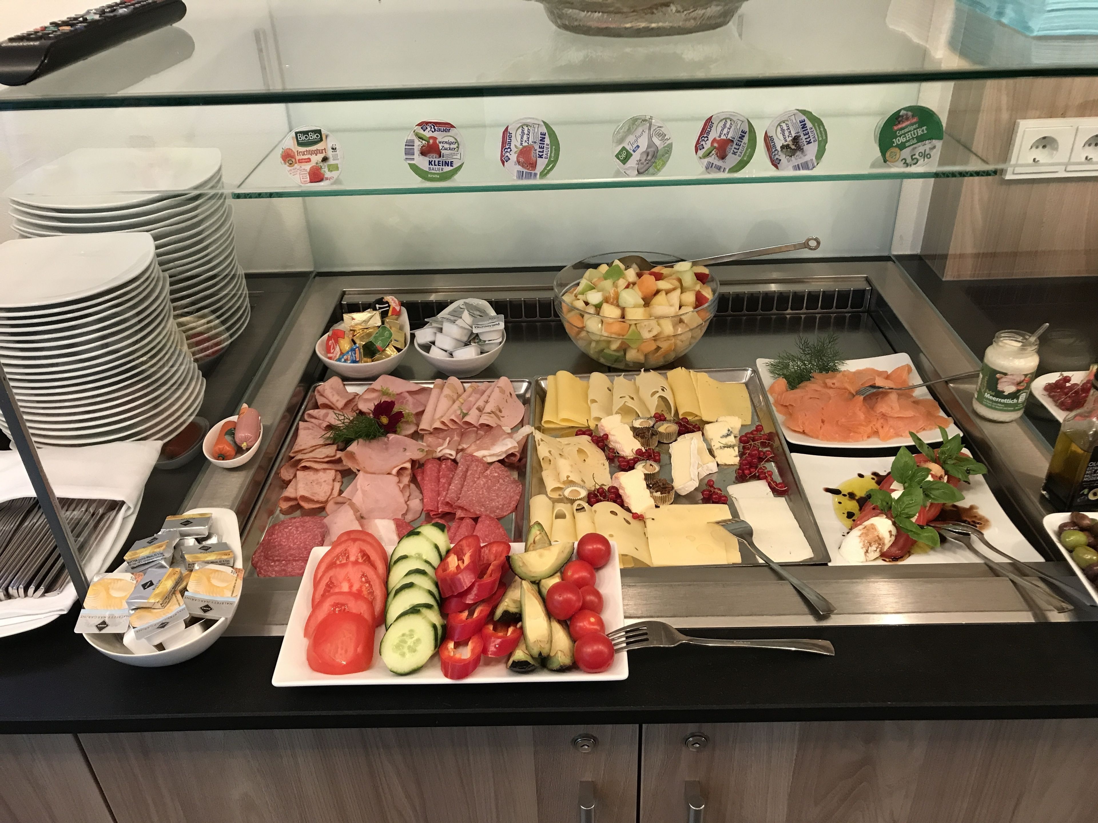 Café da manhã com buffet diário (EUR 5 por pessoa) 