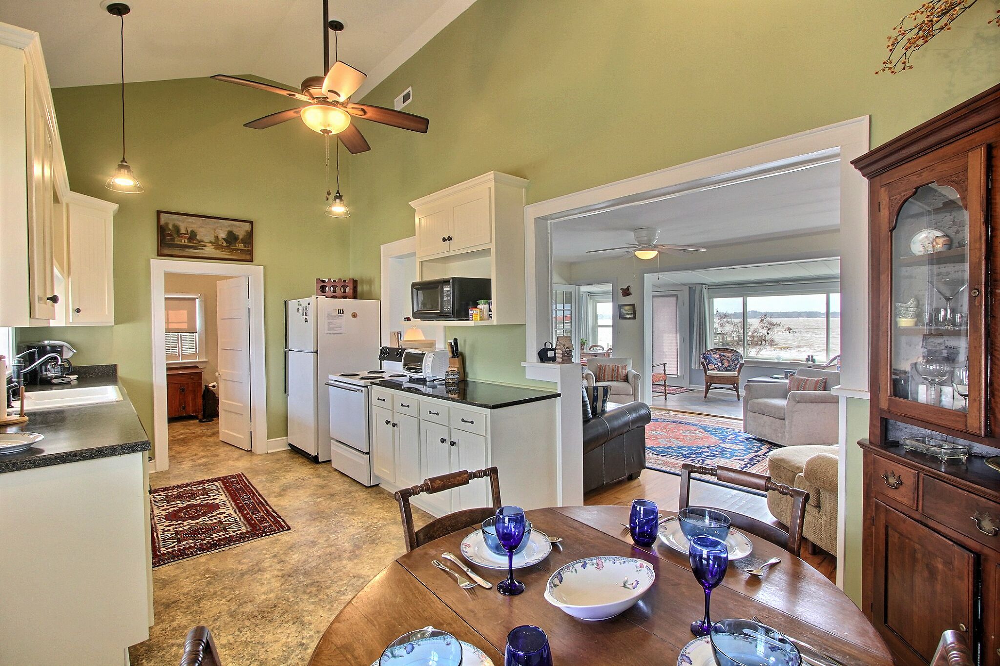 Riverfront Cottage Close To Washington, Bath And Belhaven!