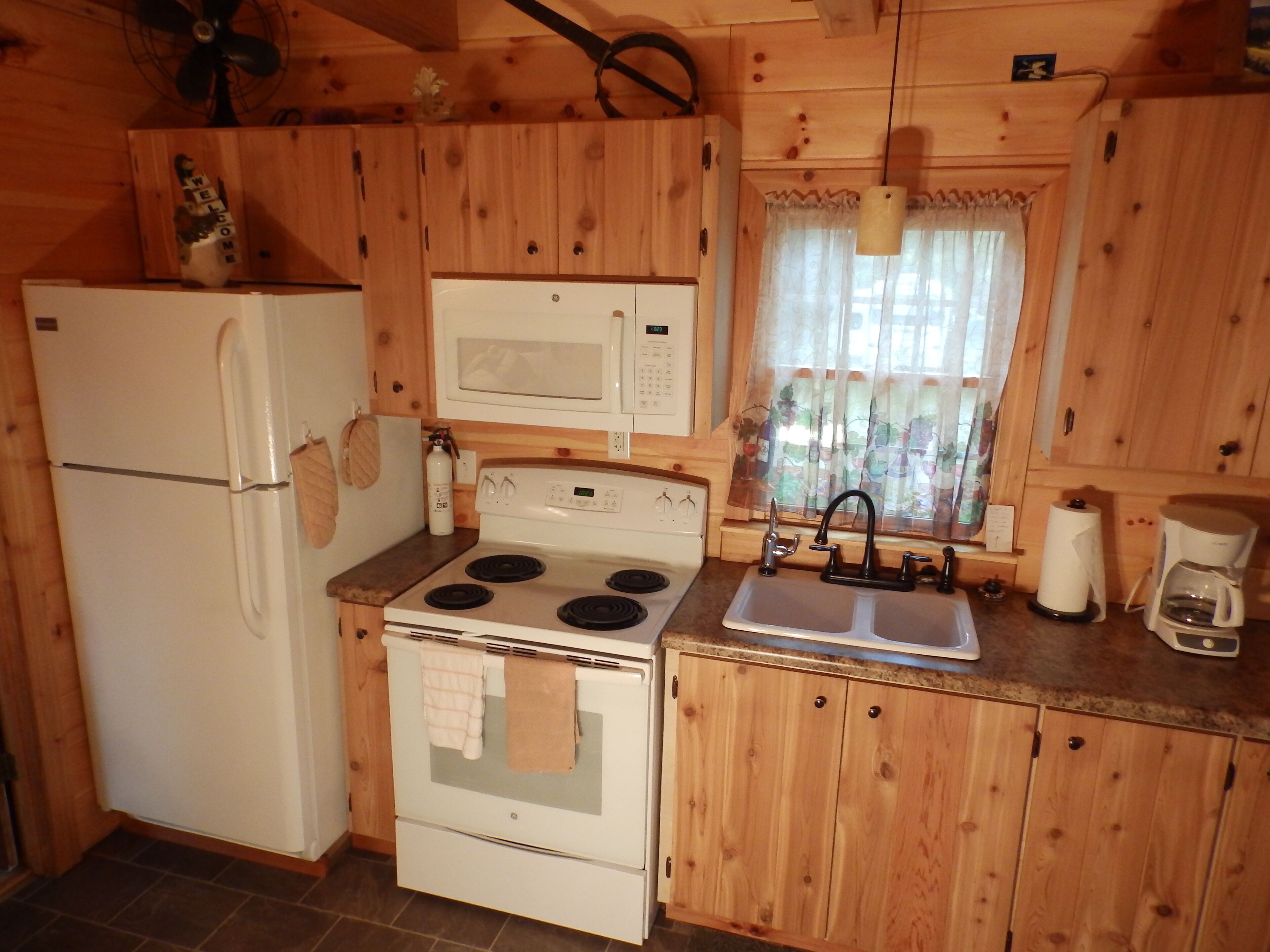 Tennessee River Gorge Island Cabin®  Pool,  Stay 3 nights 4th Free!