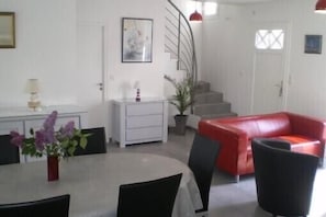 Interior - Lovely, comfortable house built in 2010, 200m from the beach, 8 bikes and free wifi. (Noirmoutier-En-L'île)
