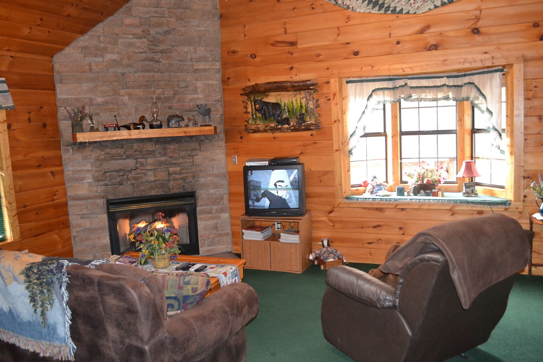 Beautiful Two Bed Two Bath Near Pigeon Forge