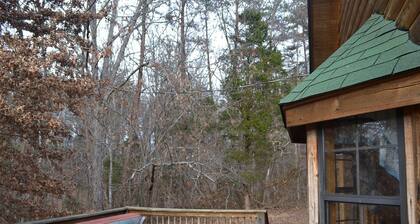 Beautiful Two Bed Two Bath Near Pigeon Forge