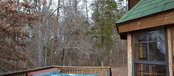 Beautiful Two Bed Two Bath Near Pigeon Forge