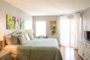 2 bedrooms, iron/ironing board, travel cot, WiFi
