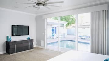 5 bedrooms, iron/ironing board, travel crib, WiFi