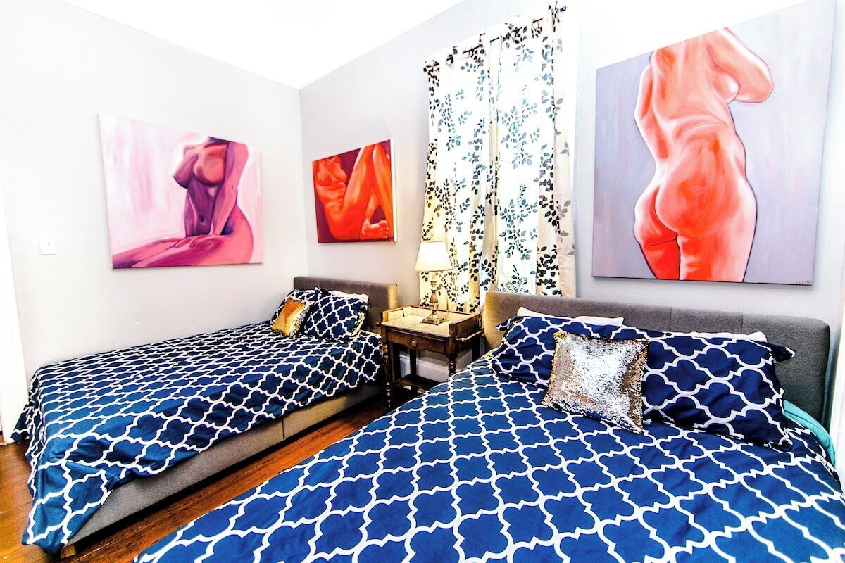 Iron/ironing board, WiFi (free), bed sheets