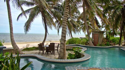 Two Bedroom Ground Floor Ocean View Condo - Gold Standard Approved