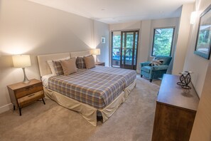 5 bedrooms, iron/ironing board, WiFi, bed sheets