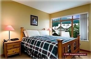 Main Bedroom - wake up to a view of Whistler mountain. LCD TV / DVD in bedroom