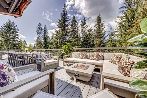 Pinnacle Ridge # 5 | Ski-in Ski-out | 5 BR + Den, 4. 5 Bad, 14 Personen