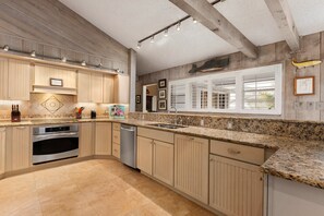 Fridge, microwave, oven, stovetop - Oceanfront Home on Deep Water Canal w/Dock, Pool, Hot Tub, Kayaks, Pool Table! (Marathon)