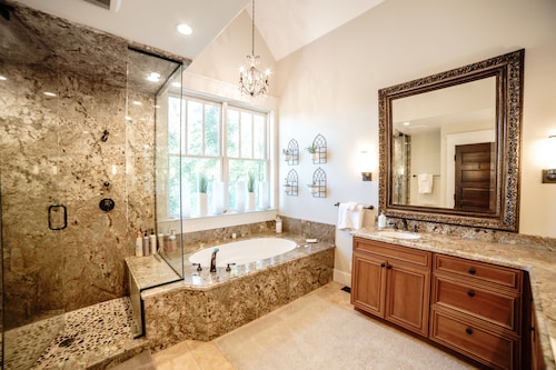 True Luxury Estate Perfect For Small Reunions Or A Family Get-Away