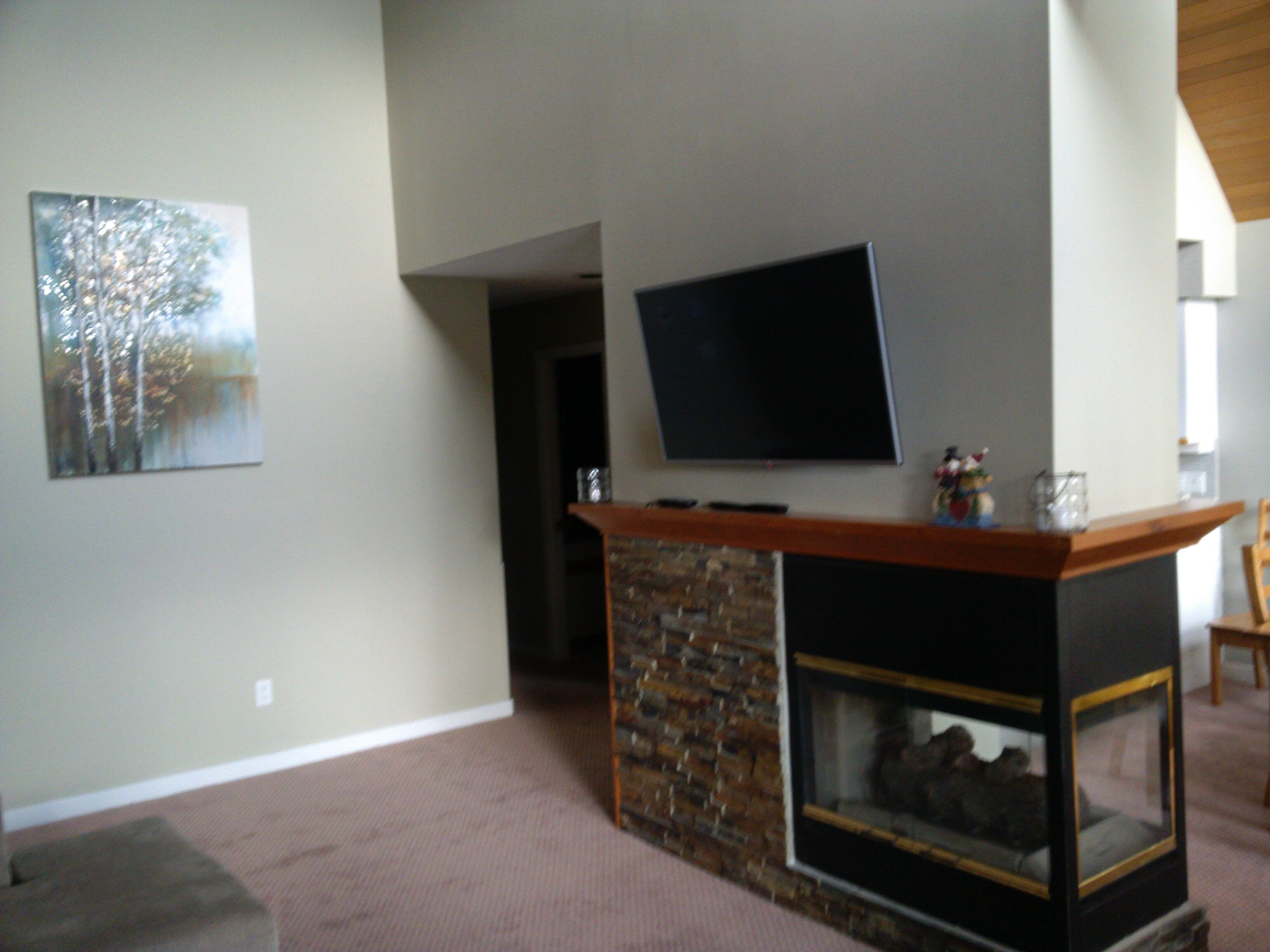 Large Four Bedroom Townhome Sleeps 9 Comfortably, At The Base Of Blackcomb