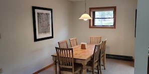 Dining - Riverfront, Vacation! Spacious, Bright, Clean! 3 Br/2 Ba
WEEKEND SHUTTLE TO LOON (Lincoln)