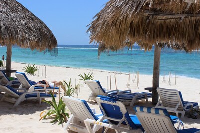  Villas DeRosa-One bedroom beach front condo on  the beach of Aventuras Akumal