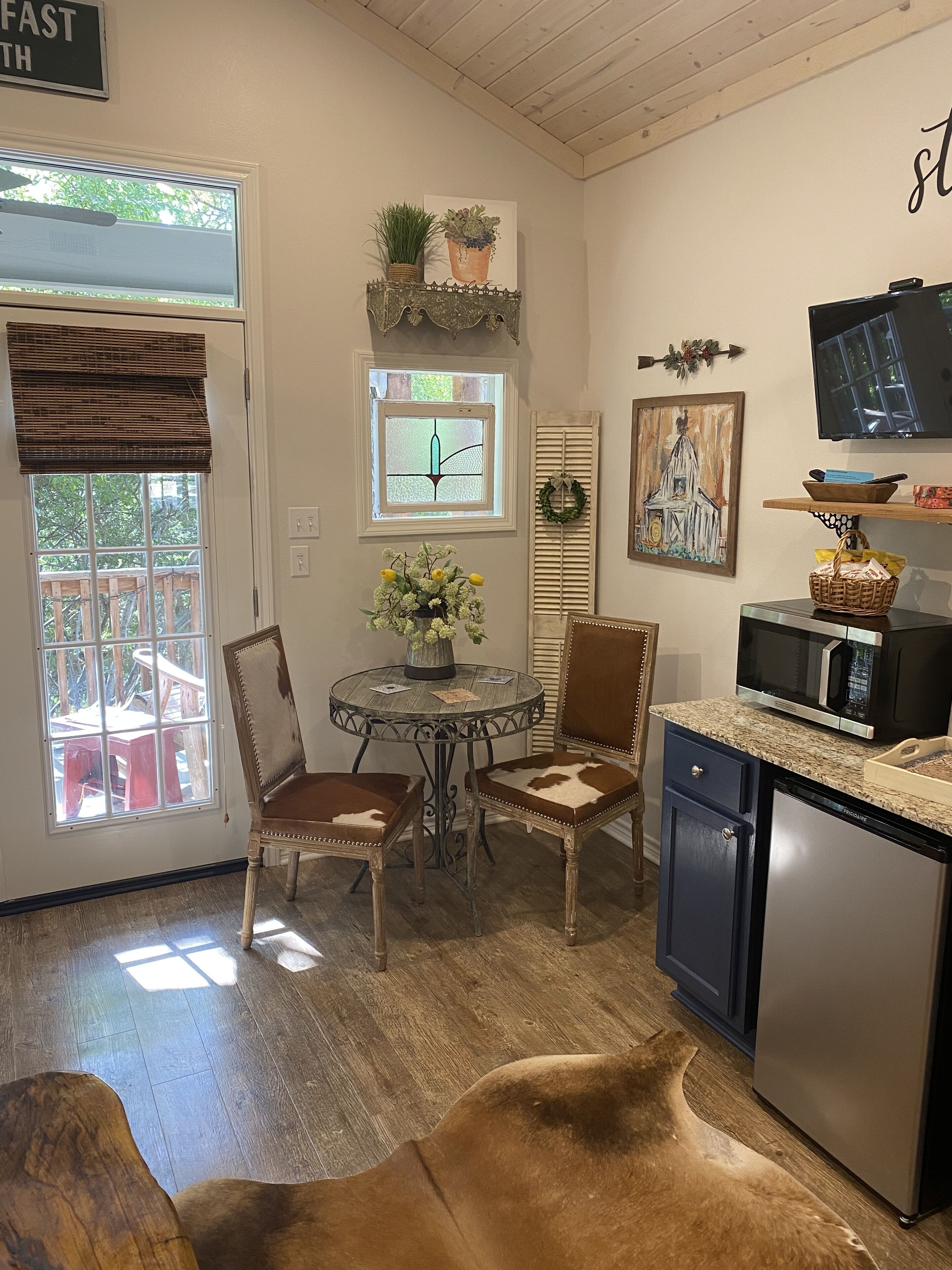 Bungalow Oaks - Steps away from Historical Sites on Main Street