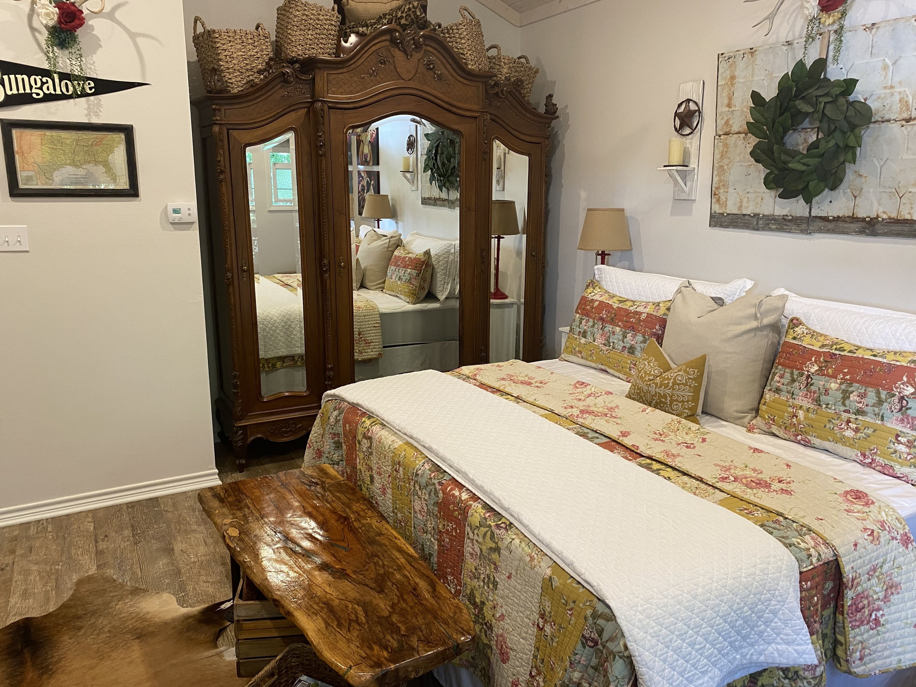 Bungalow Oaks - Steps away from Historical Sites on Main Street