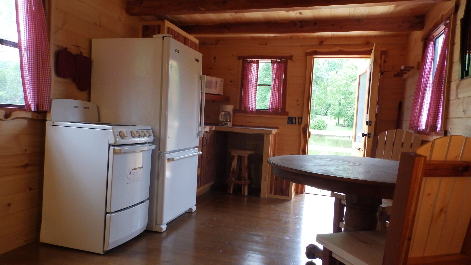 Tennessee River Gorge® Island Cabins® Swimming Pool-Stay 3-4th free!