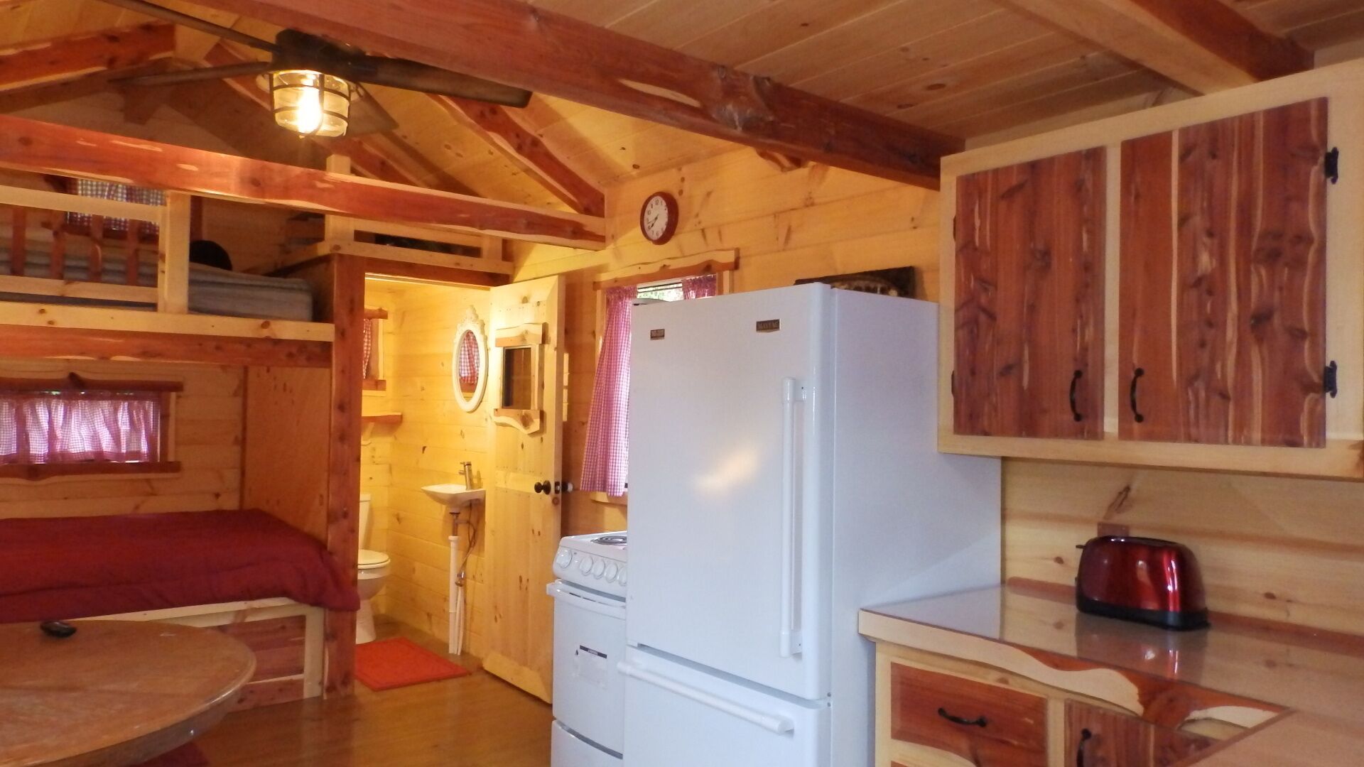 Tennessee River Gorge® Island Cabins® Swimming Pool-Stay 3-4th free!