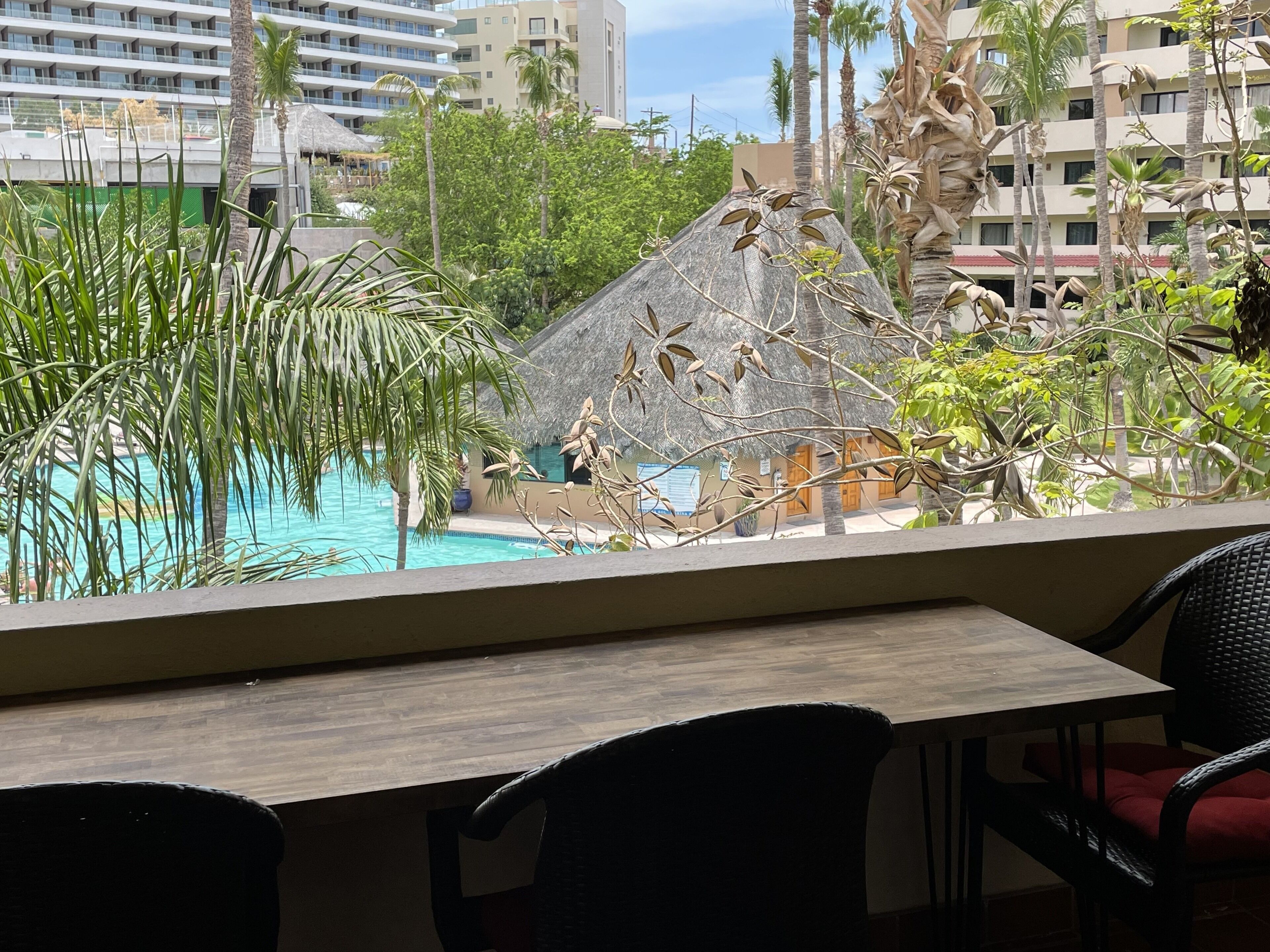 Alberca al aire libre y alberca climatizada