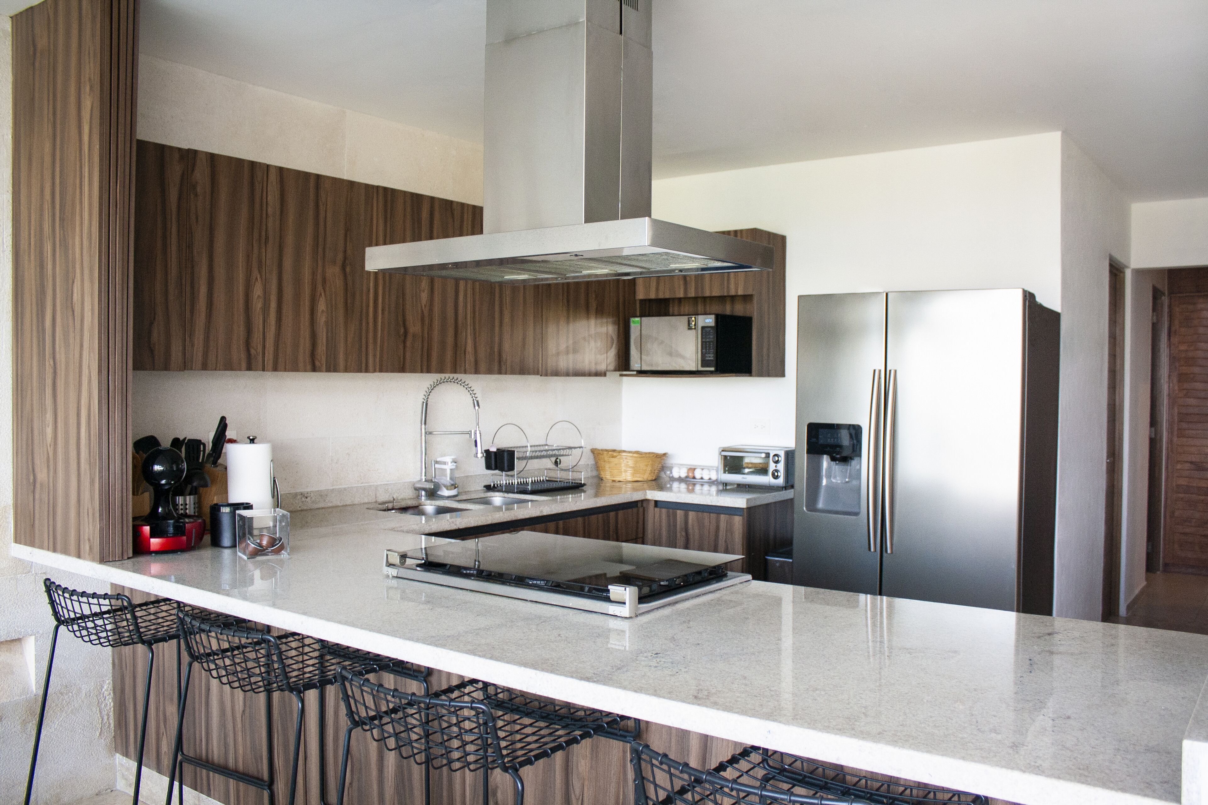 Luxurious lake/mountain view, 4 bedrooms  with full amenities & service included