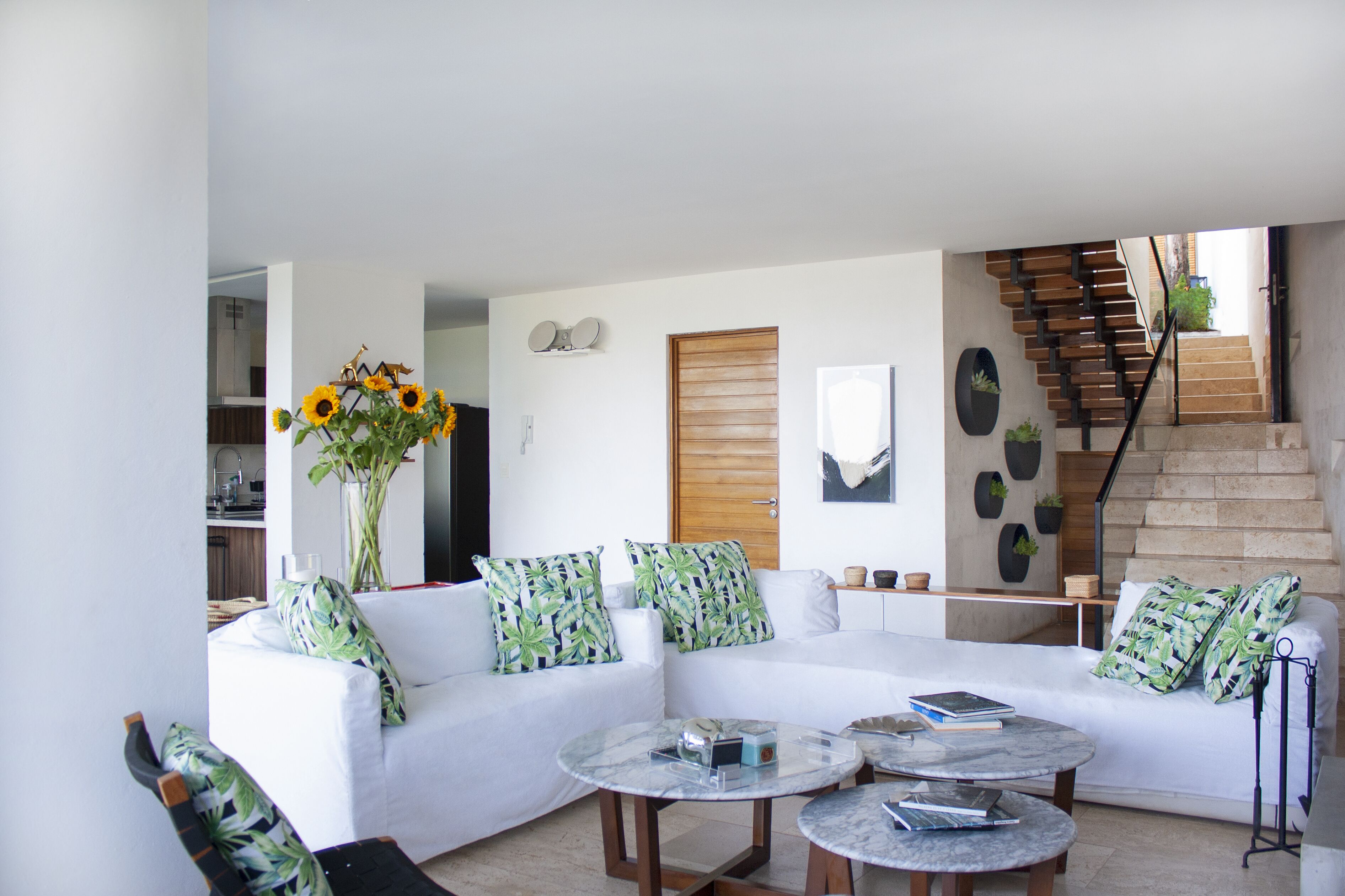 Luxurious lake/mountain view, 4 bedrooms  with full amenities & service included