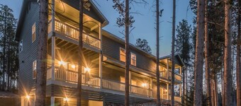 ラージマウンテンエスケープ、街の近く、ホットタブ、無料シャトルバス、5キングベッドルーム