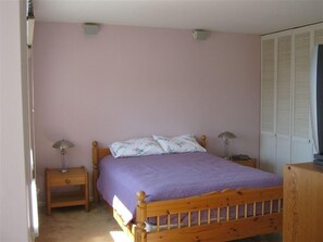 4 chambres, fer et planche à repasser, Wi-Fi