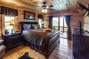 3 bedrooms, iron/ironing board, WiFi, bed sheets - Luxury Lodge - Mtn Views, Hot Tub -  Minimum Age (Ellijay)